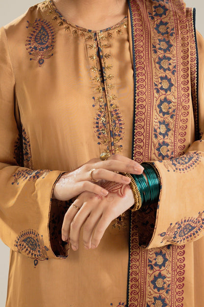 Zara Shahjahan | Handcrafted Suits | ZHC-043 - Pakistani Designer Dress - by Zara Shahjahan | Type: Luxury - 100% Original at Saira Sultan