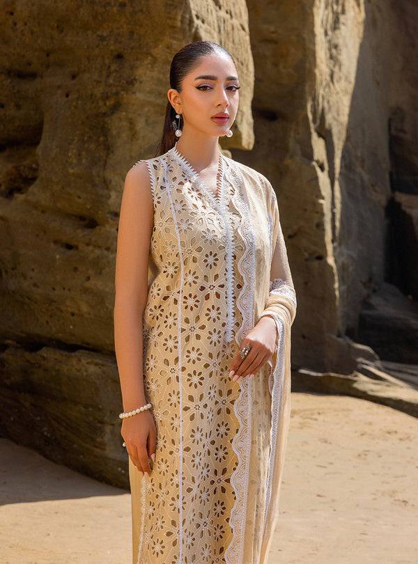 Zainab chottani | Luxury Chikankari 24 | MOTIA - 7B - Pakistani Designer Dress - by Zainab Chottani | Type: Luxury - 100% Original at Saira Sultan