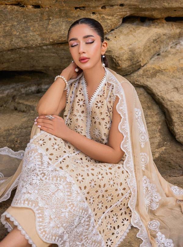 Zainab chottani | Luxury Chikankari 24 | MOTIA - 7B - Pakistani Designer Dress - by Zainab Chottani | Type: Luxury - 100% Original at Saira Sultan