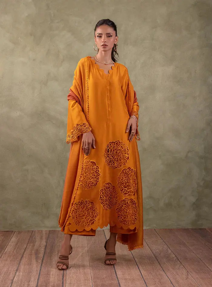Zainab Chottani | Eid Edit 24 | Burning Amber - Pakistani Designer Dress - by Zainab Chottani | Type: Formal - 100% Original at Saira Sultan