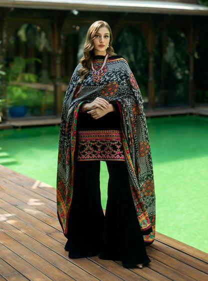 Zainab Chottani | Makhmal Luxe Pret | Zulmat S Black Velvet