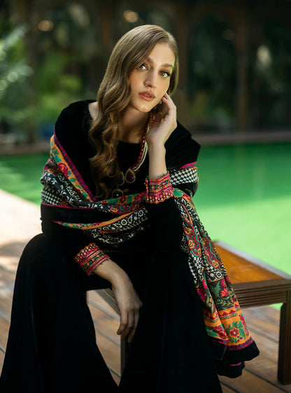 Zainab Chottani | Makhmal Luxe Pret | Zulmat M Black Velvet