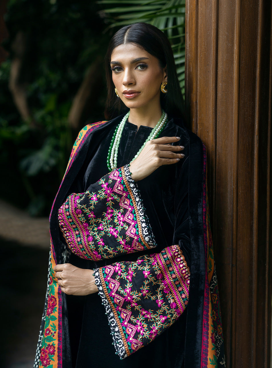 Zainab Chottani | Makhmal Luxe Pret | Ghazaleh M Black Velvet