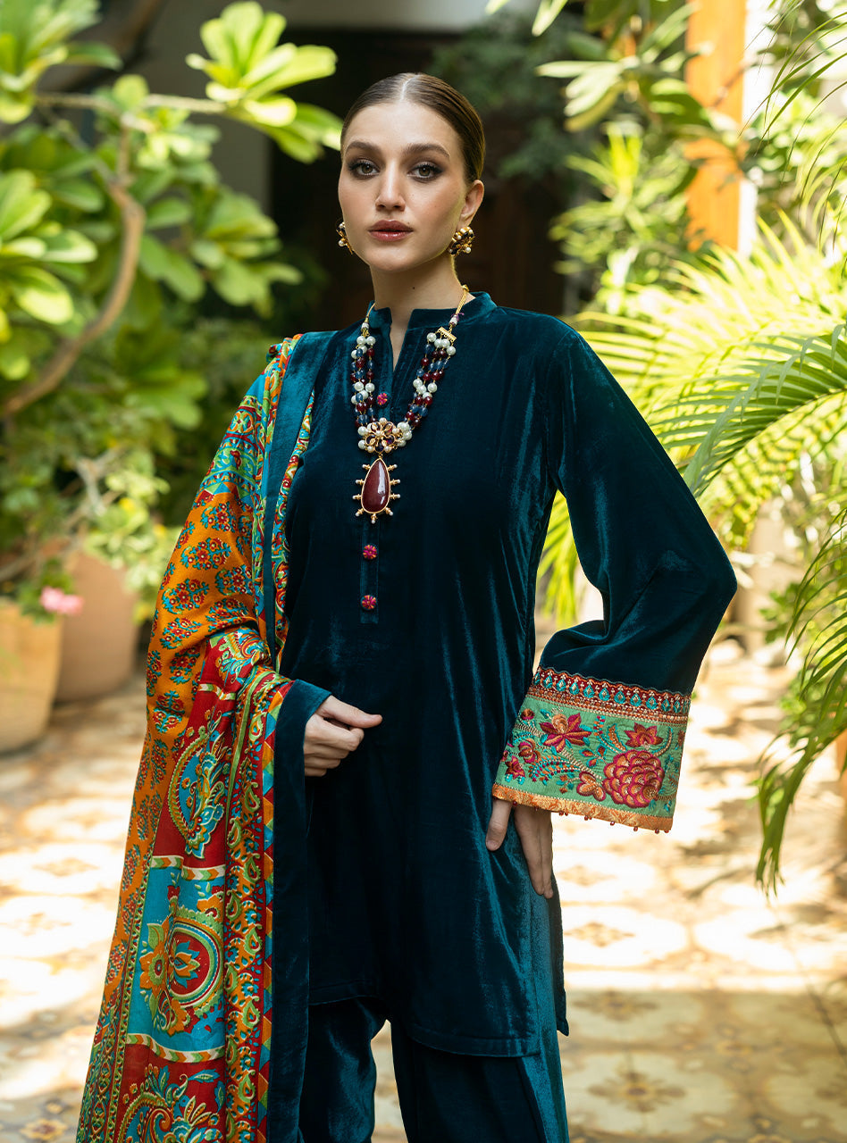 Zainab Chottani | Makhmal Luxe Pret | Avizeh M Deep Teal Velvet