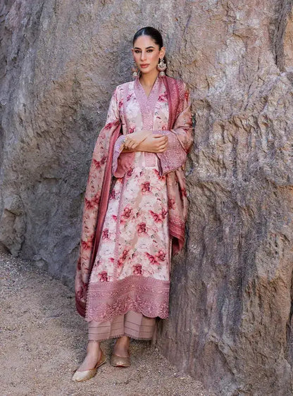 Zainab Chottani | Winter Shawls | Shyra - Pakistani Designer Dress - by Zainab Chottani | Type: Luxury - 100% Original at Saira Sultan