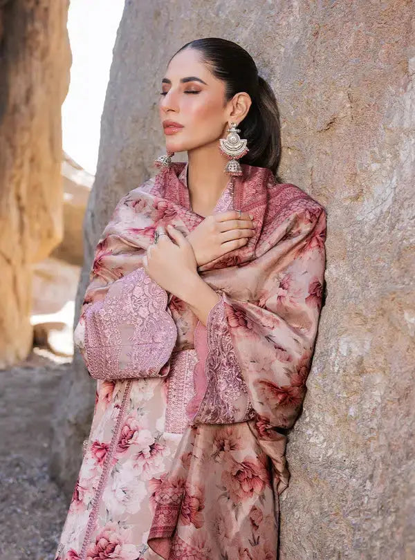Zainab Chottani | Winter Shawls | Shyra - Pakistani Designer Dress - by Zainab Chottani | Type: Luxury - 100% Original at Saira Sultan