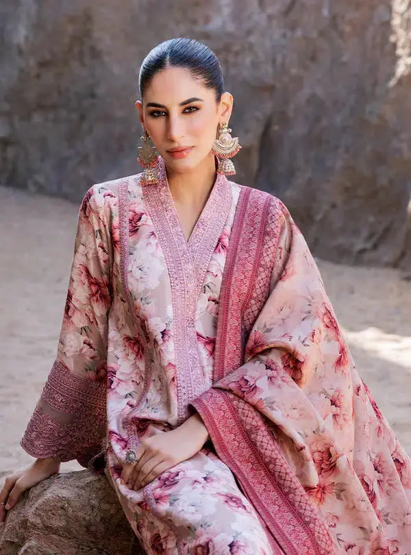 Zainab Chottani | Winter Shawls | Shyra - Pakistani Designer Dress - by Zainab Chottani | Type: Luxury - 100% Original at Saira Sultan