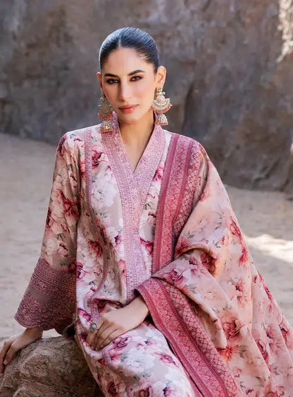 Zainab Chottani | Winter Shawls | Shyra - Pakistani Designer Dress - by Zainab Chottani | Type: Luxury - 100% Original at Saira Sultan