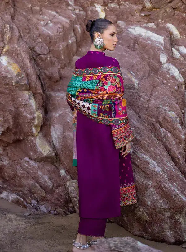 Zainab Chottani | Winter Shawls | Gul - Pakistani Designer Dress - by Zainab Chottani | Type: Luxury - 100% Original at Saira Sultan
