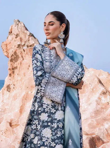 Zainab Chottani | Winter Shawls | Kinara - Pakistani Designer Dress - by Zainab Chottani | Type: Luxury - 100% Original at Saira Sultan