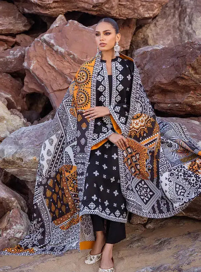 Zainab Chottani | Winter Shawls | Ryma - Pakistani Designer Dress - by Zainab Chottani | Type: Luxury - 100% Original at Saira Sultan