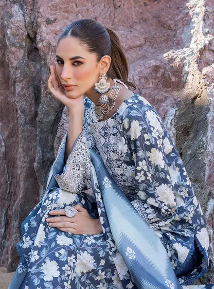 Zainab Chottani | Winter Shawls | Kinara - Pakistani Designer Dress - by Zainab Chottani | Type: Luxury - 100% Original at Saira Sultan