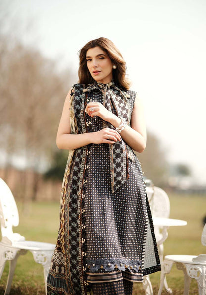 Zarqash | Luxe Lawn 24 | ZQ 2 - Pakistani Designer Dress - by Zarqash | Type: Luxury - 100% Original at Saira Sultan