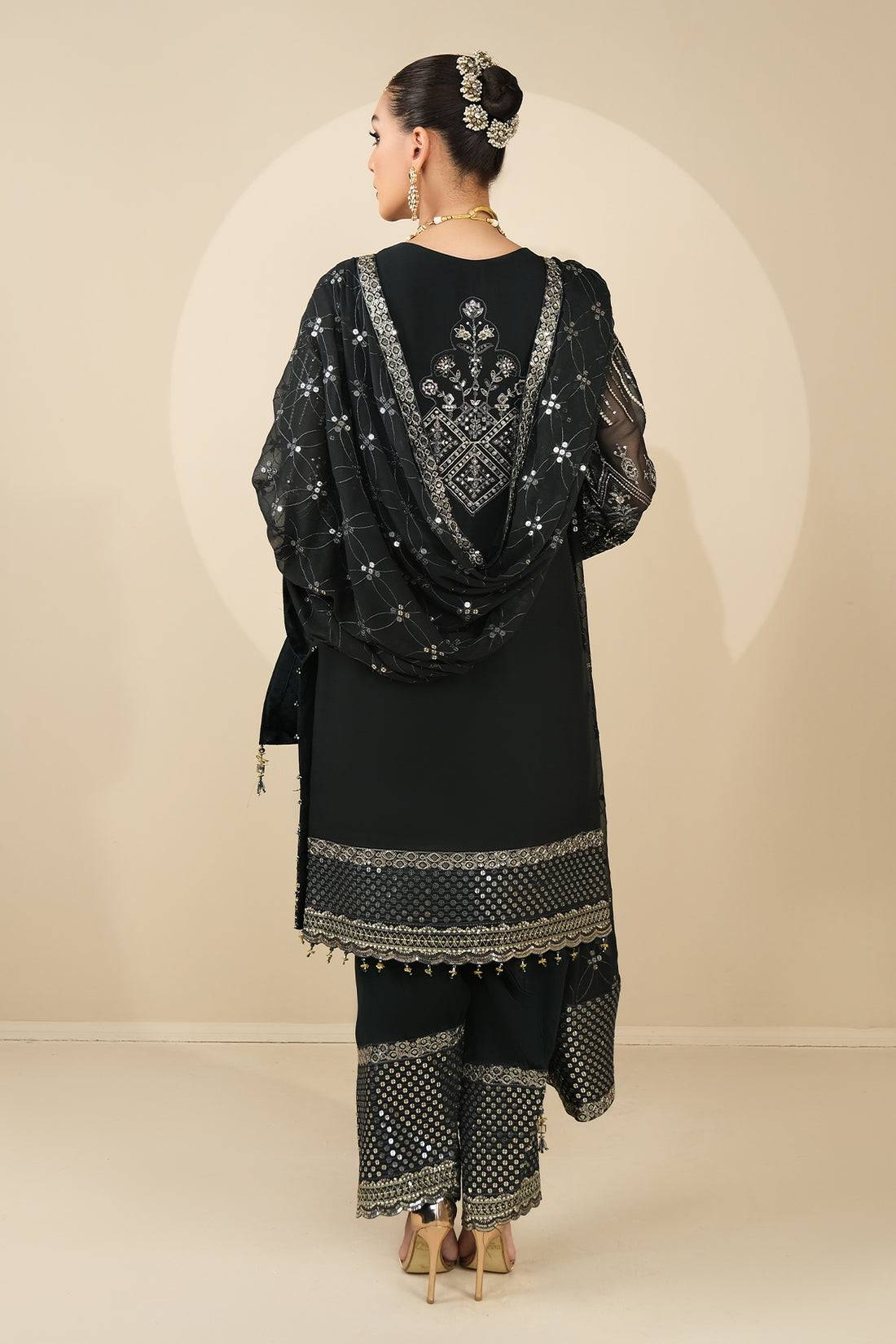 Alizeh | Formals Collection | MINERVA UF-V03D04 - Pakistani Designer Dress - by Alizeh | Type: Formal - 100% Original at Saira Sultan