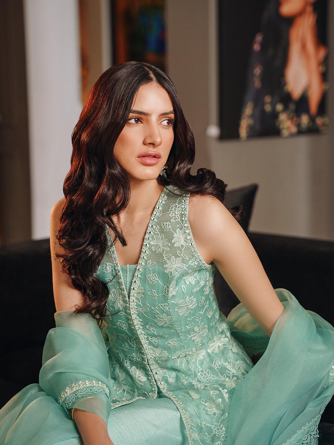 Amroz Atelier | Reveur Formals | ƒ‚me Soeur - Pakistani Designer Dress - by Amroz Atelier | Type: Formal - 100% Original at Saira Sultan