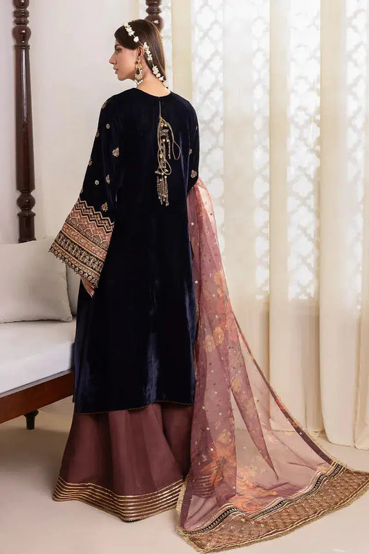 Baroque | Jahanara Luxury Velvet 23 | UF-424 - Pakistani Designer Dress - by Baroque | Type: Formal - 100% Original at Saira Sultan