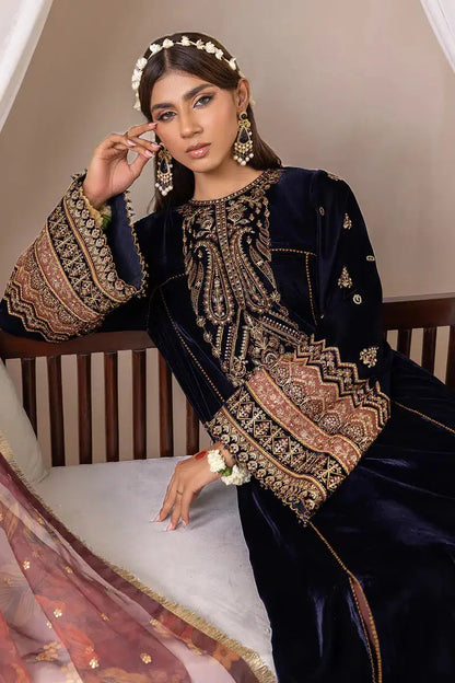 Baroque | Jahanara Luxury Velvet 23 | UF-424 - Pakistani Designer Dress - by Baroque | Type: Formal - 100% Original at Saira Sultan
