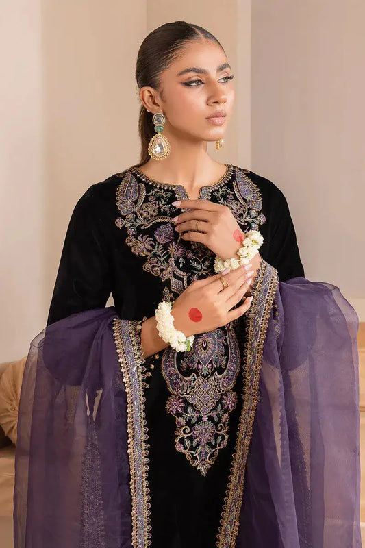 Baroque | Jahanara Luxury Velvet 23 | UF-426 - Pakistani Designer Dress - by Baroque | Type: Formal - 100% Original at Saira Sultan