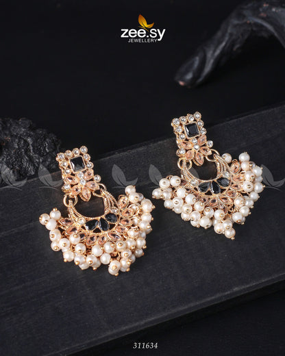 Lily Earrings Black