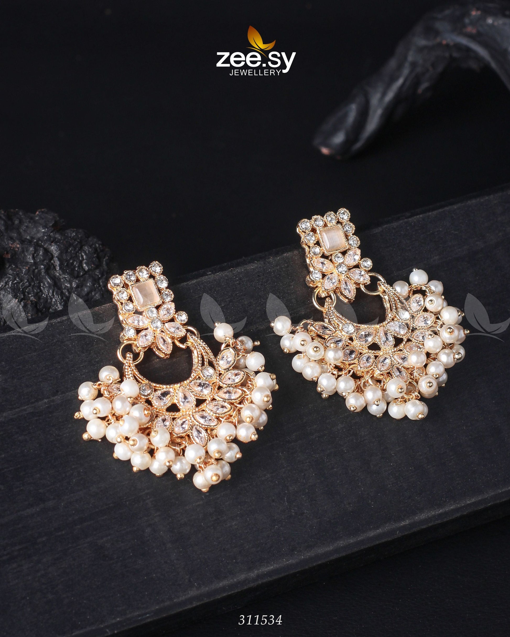 Lily Earrings Golden white