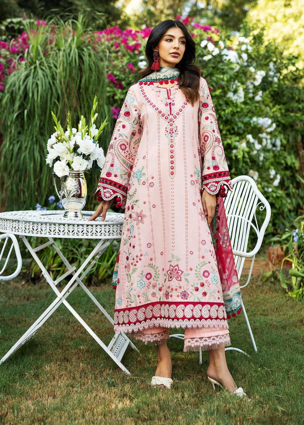 Sadaf Fawad Khan | Siraa Lawn 25 | PAISLEY GARDEN - B XS Light Pink Lawn
