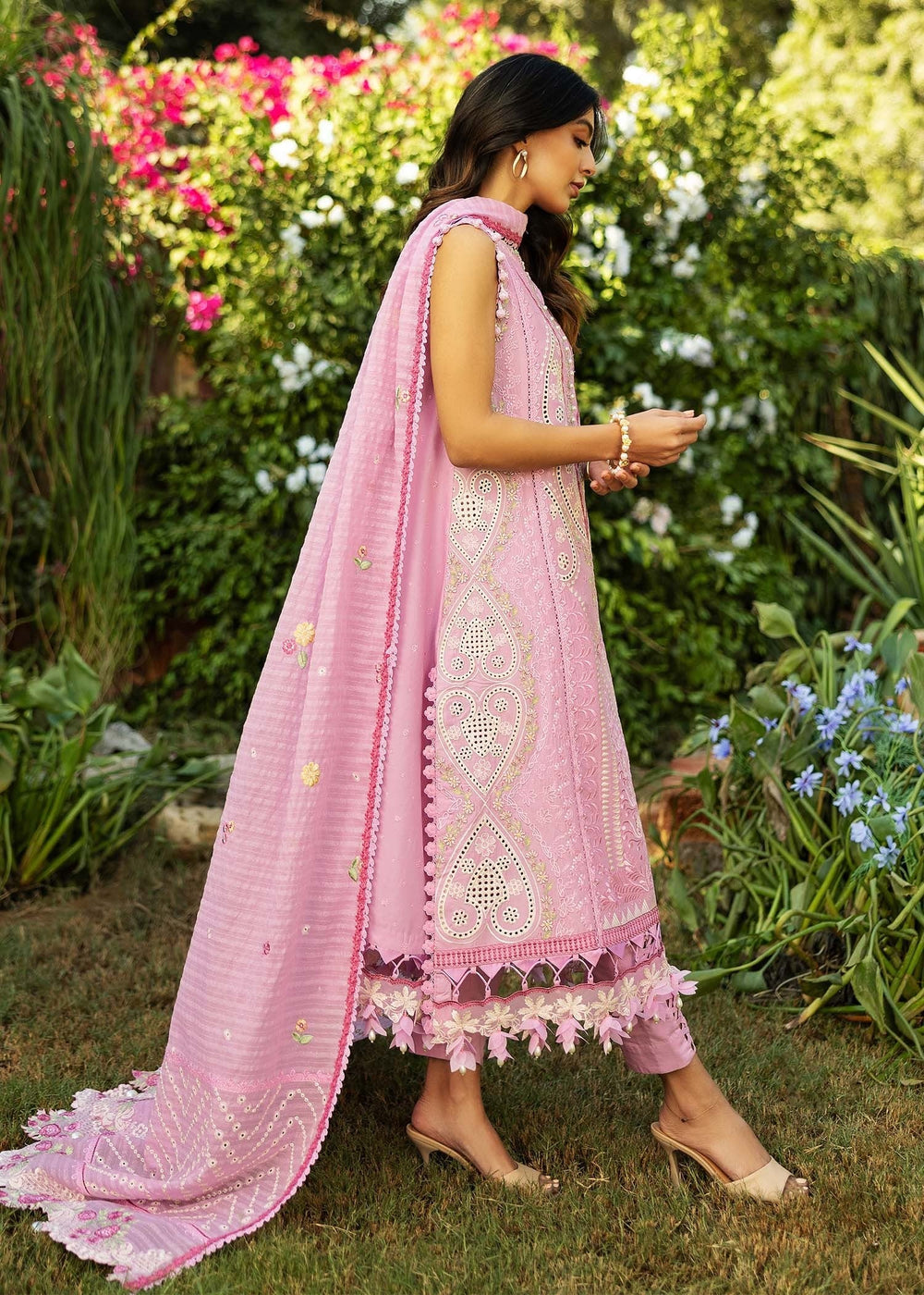 Sadaf Fawad Khan | Siraa Lawn 25 | FRENCH HEARTS - B M Pink Lawn