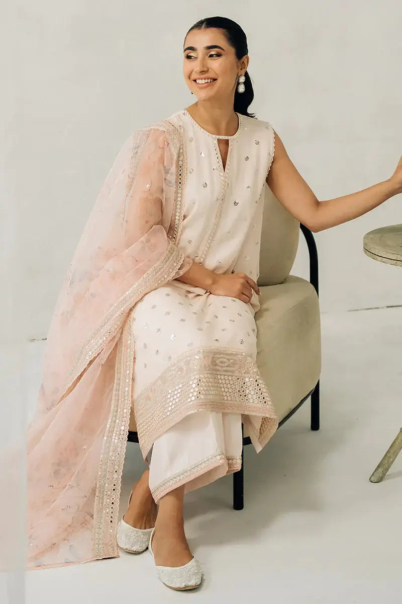 Cross Stitch | Luxe Atelier 24 | Pink Hue - Pakistani Designer Dress - by Cross Stitch | Type: Luxury - 100% Original at Saira Sultan