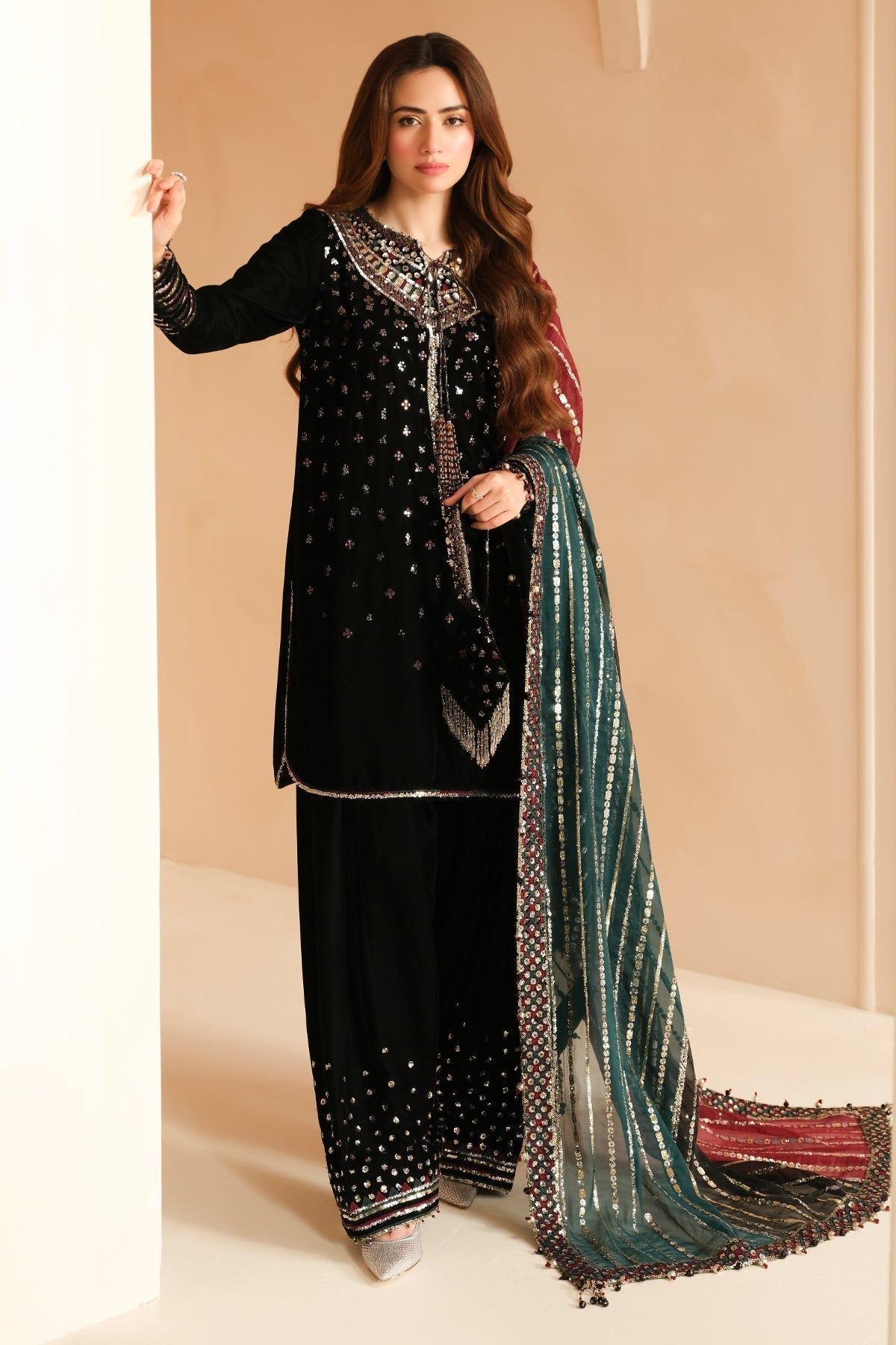 Jazmin | Velvet Edit 24 | Velvet Formal VF-2037 - Pakistani Designer Dress - by Jazmin | Type: Formal - 100% Original at Saira Sultan