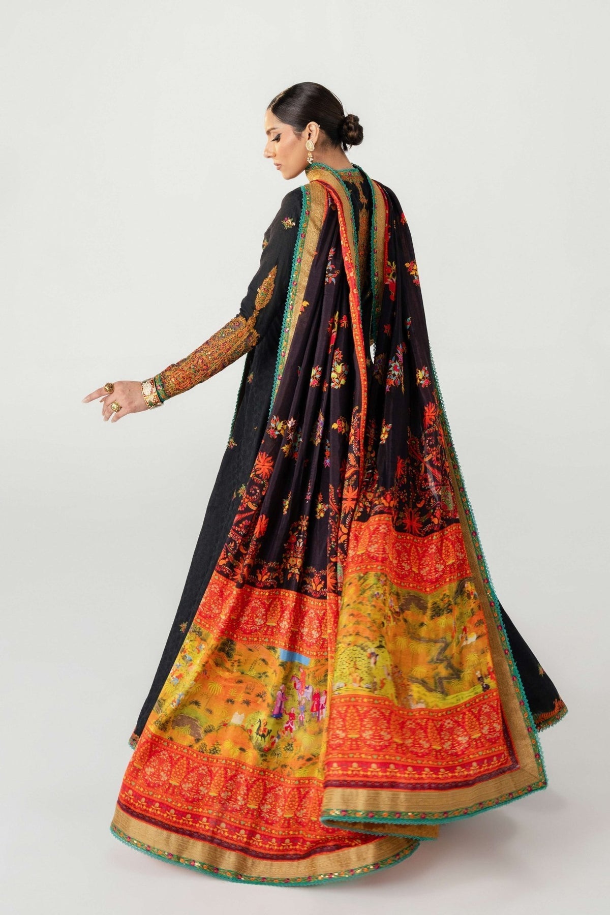 Fahad Hussayn | Jalsa Ghar | Dochalla XL Black Lawn