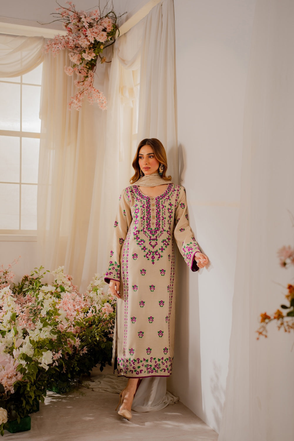 Vintage | Sohani Luxe | Mehrunisa - Pakistani Designer Dress - by Vintage - Type : Ladies Clothes - 100% Original at Saira Sultan