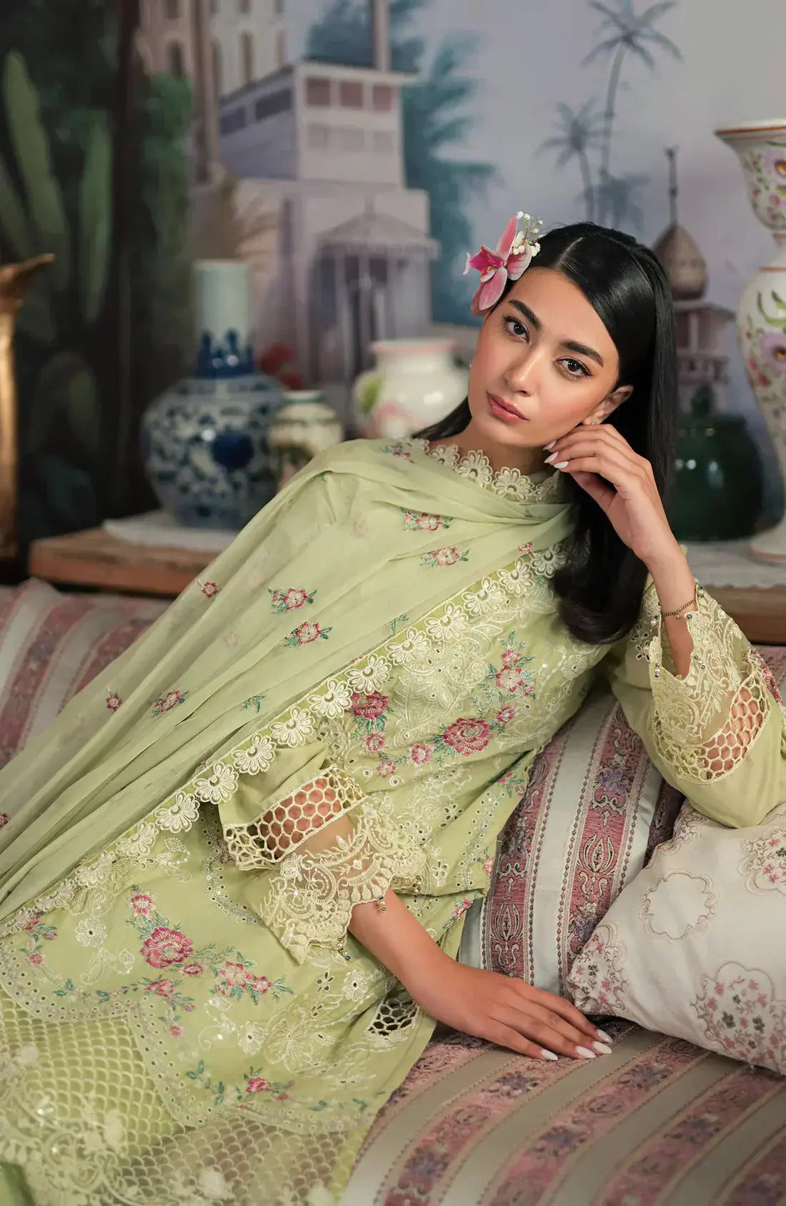 Emaan Adeel | Ayra Luxury Lawn 24 | AR-02 - Pakistani Designer Dress - by Emaan Adeel | Type: Luxury - 100% Original at Saira Sultan