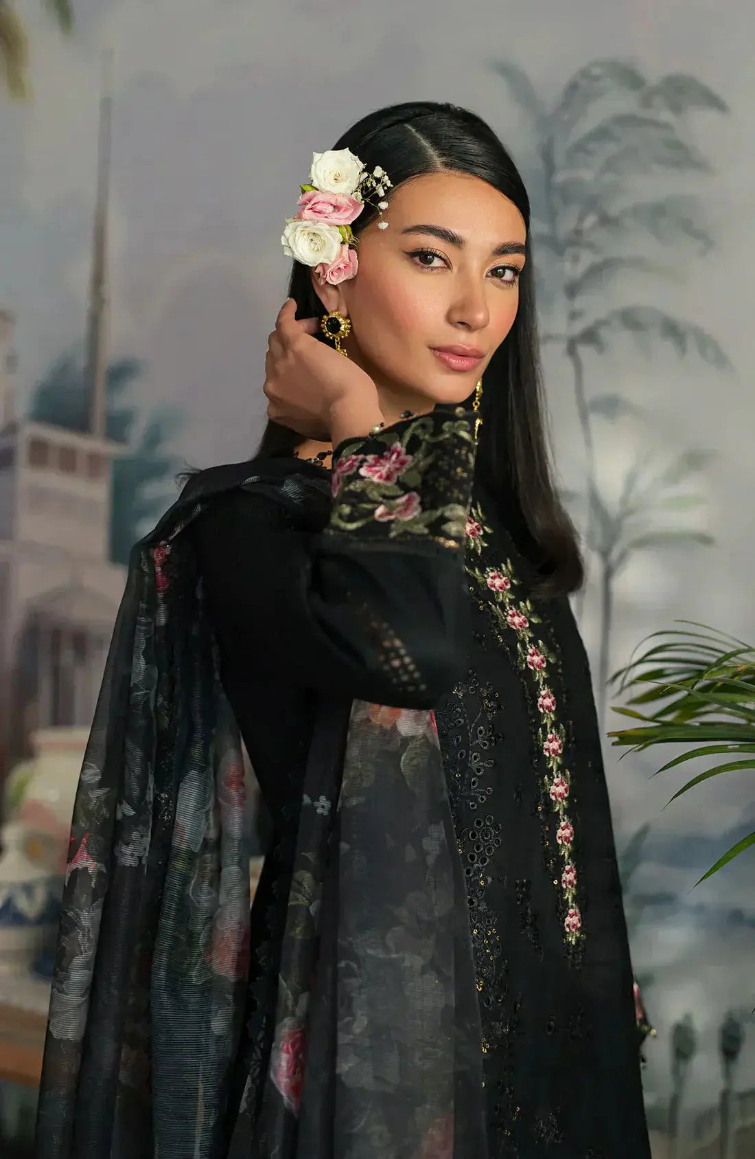Emaan Adeel | Ayra Luxury Lawn 24 | AR-05 - Pakistani Designer Dress - by Emaan Adeel | Type: Luxury - 100% Original at Saira Sultan