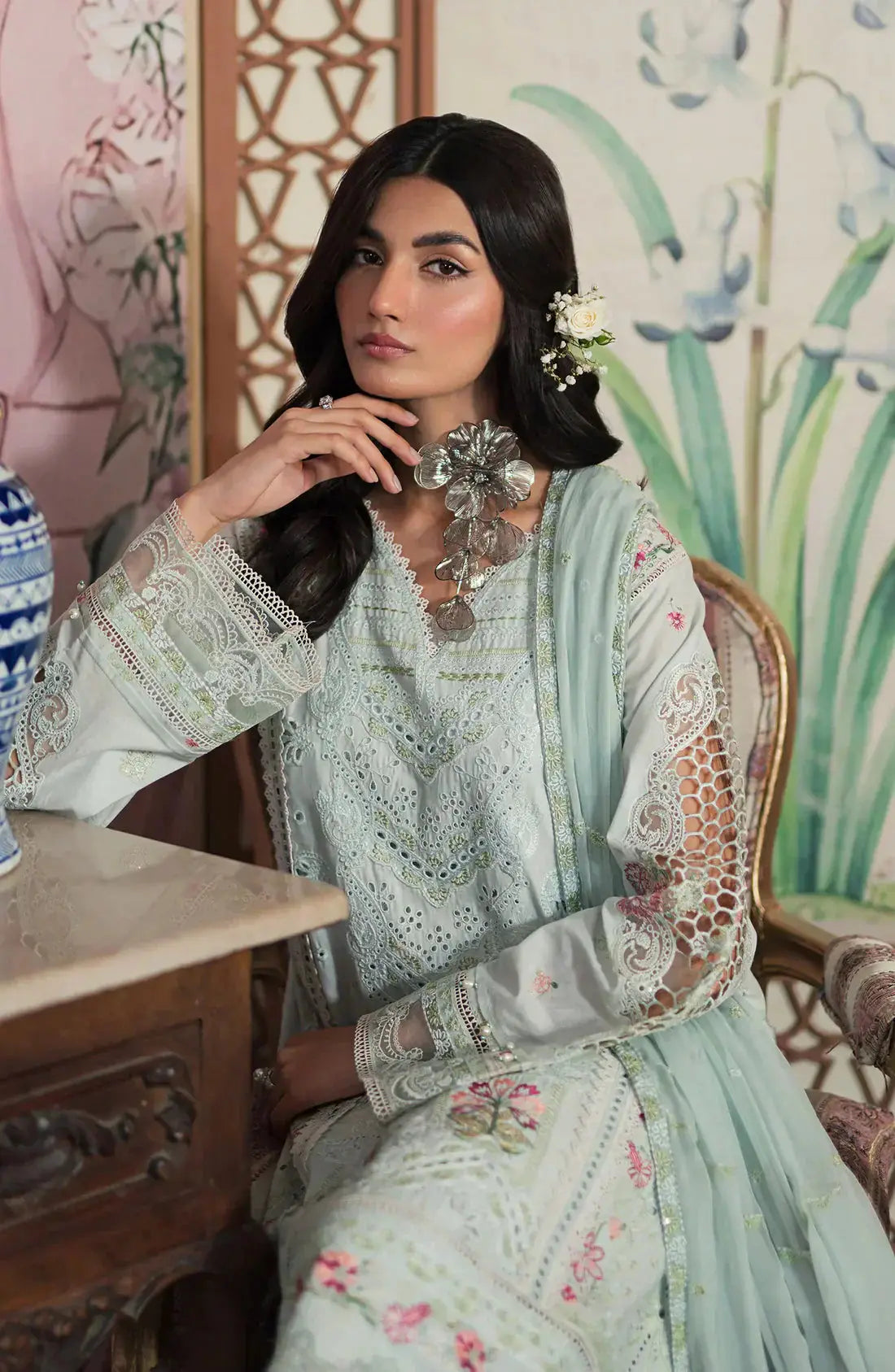 Emaan Adeel | Ayra Luxury Lawn 24 | AR-07 - Pakistani Designer Dress - by Emaan Adeel | Type: Luxury - 100% Original at Saira Sultan