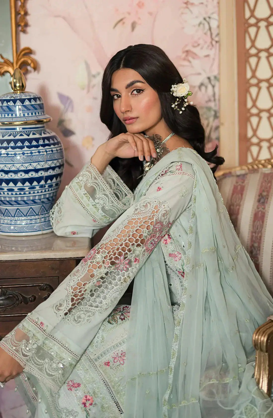Emaan Adeel | Ayra Luxury Lawn 24 | AR-07 - Pakistani Designer Dress - by Emaan Adeel | Type: Luxury - 100% Original at Saira Sultan