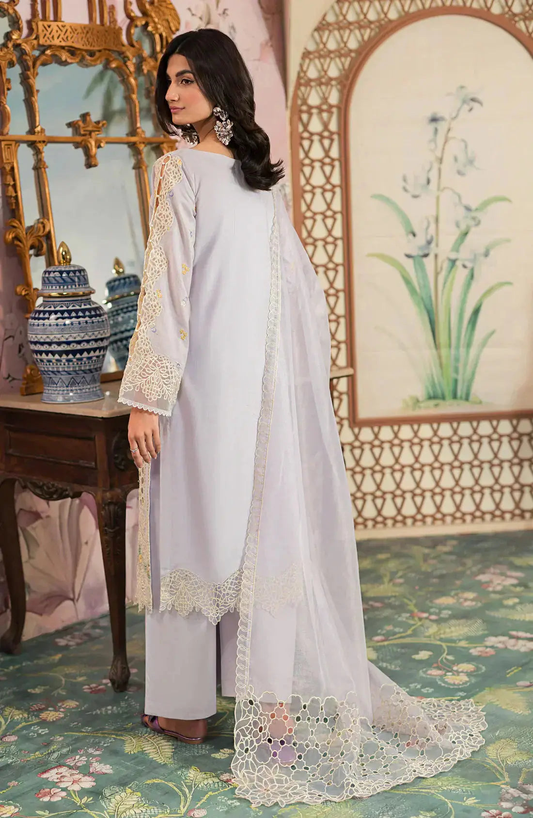 Emaan Adeel | Ayra Luxury Lawn 24 | AR-10 - Pakistani Designer Dress - by Emaan Adeel | Type: Luxury - 100% Original at Saira Sultan