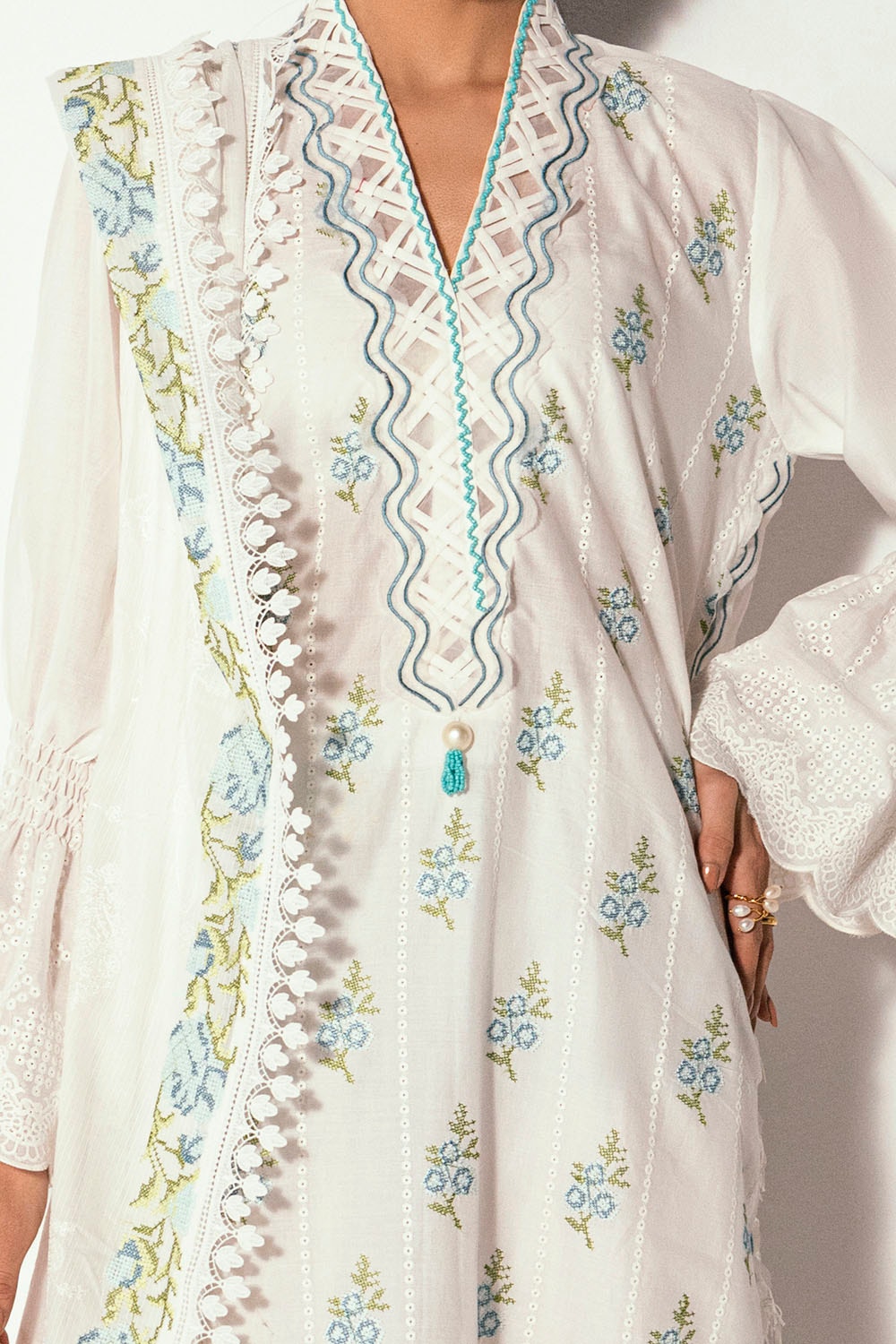 Gul Ahmed | Gul Nilofer 25 | DN-52032 M Ivory Lawn