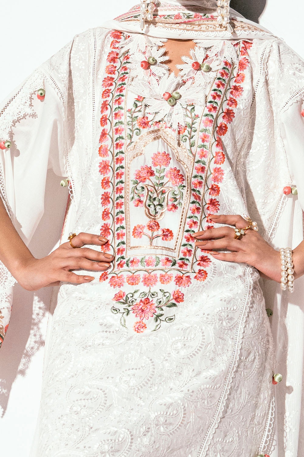 Gul Ahmed | Gul Nilofer 25 | DN-52006 M White Lawn