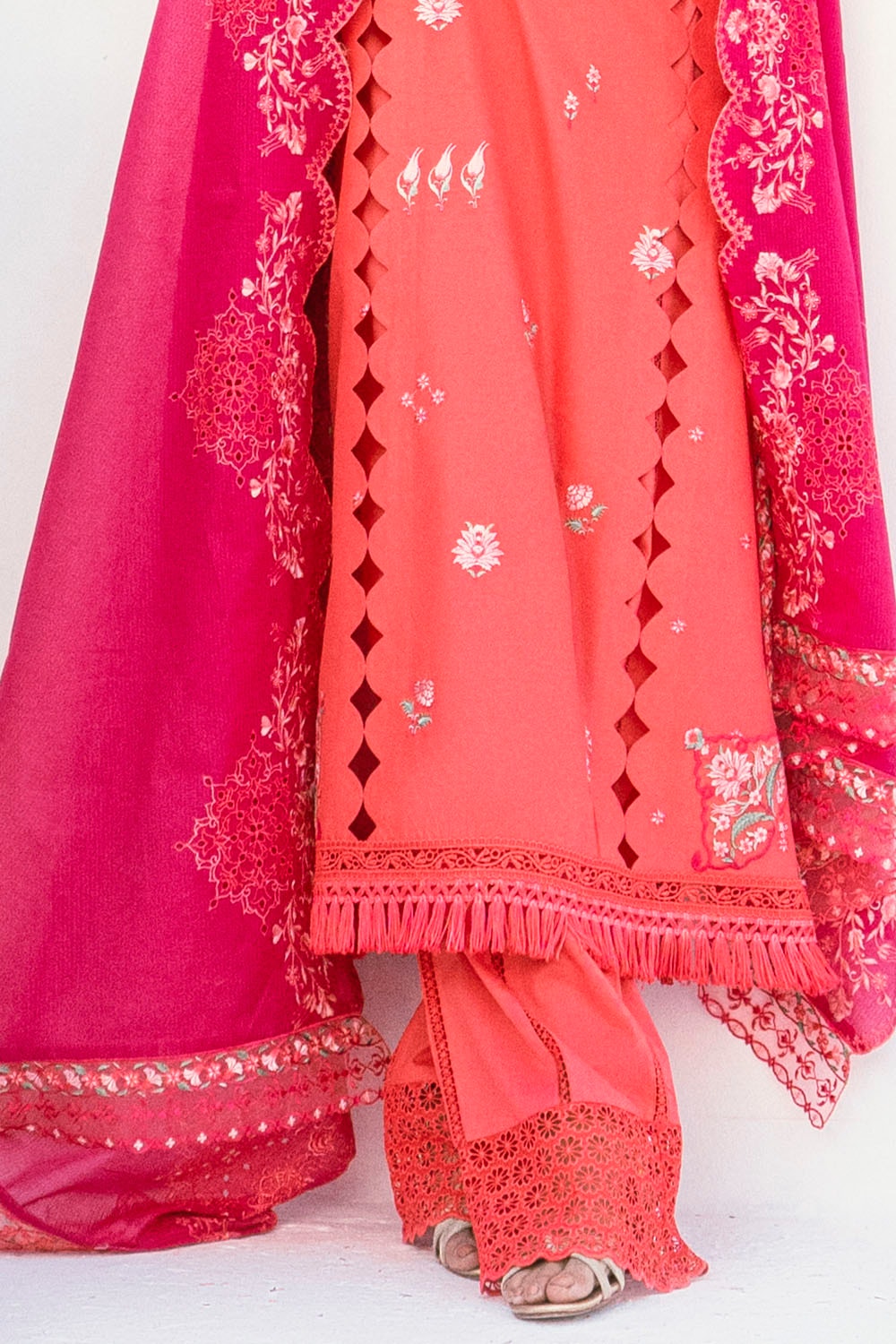 Gul Ahmed | Gul Nilofer 25 | DN-52007 L Pinkish Orange Lawn