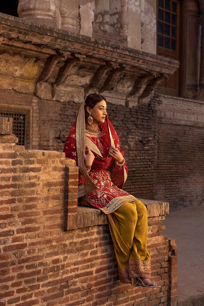Erum Khan | Shezadian Luxe Formals | CHAND BAI - Pakistani Designer Dress - by Erum Khan | Type: Formal - 100% Original at Saira Sultan