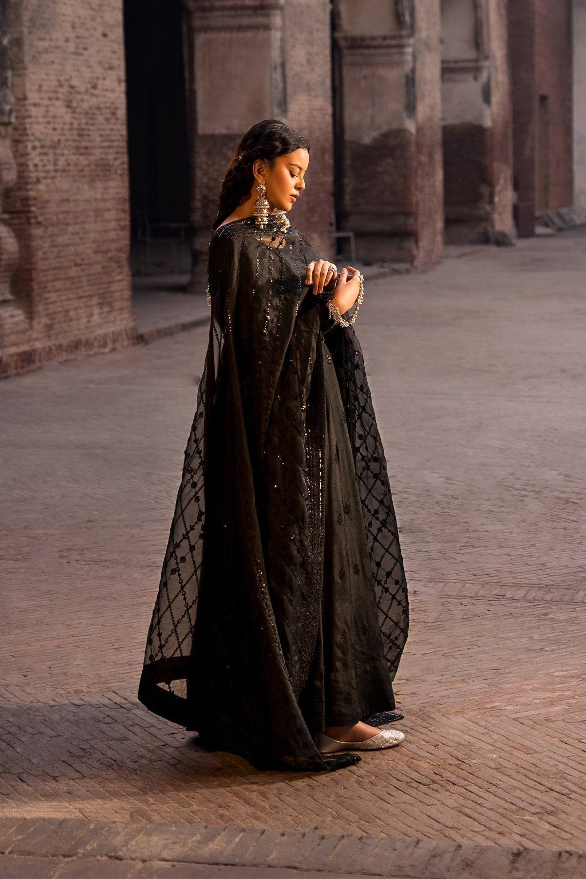 Erum Khan | Shezadian Luxe Formals | Mumtaz - Pakistani Designer Dress - by Erum Khan | Type: Formal - 100% Original at Saira Sultan