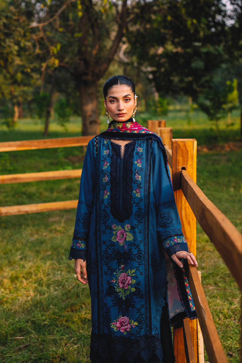Saira Rizwan | Winter 2024 | DINA-SRW24-04 XS Blue Velvet