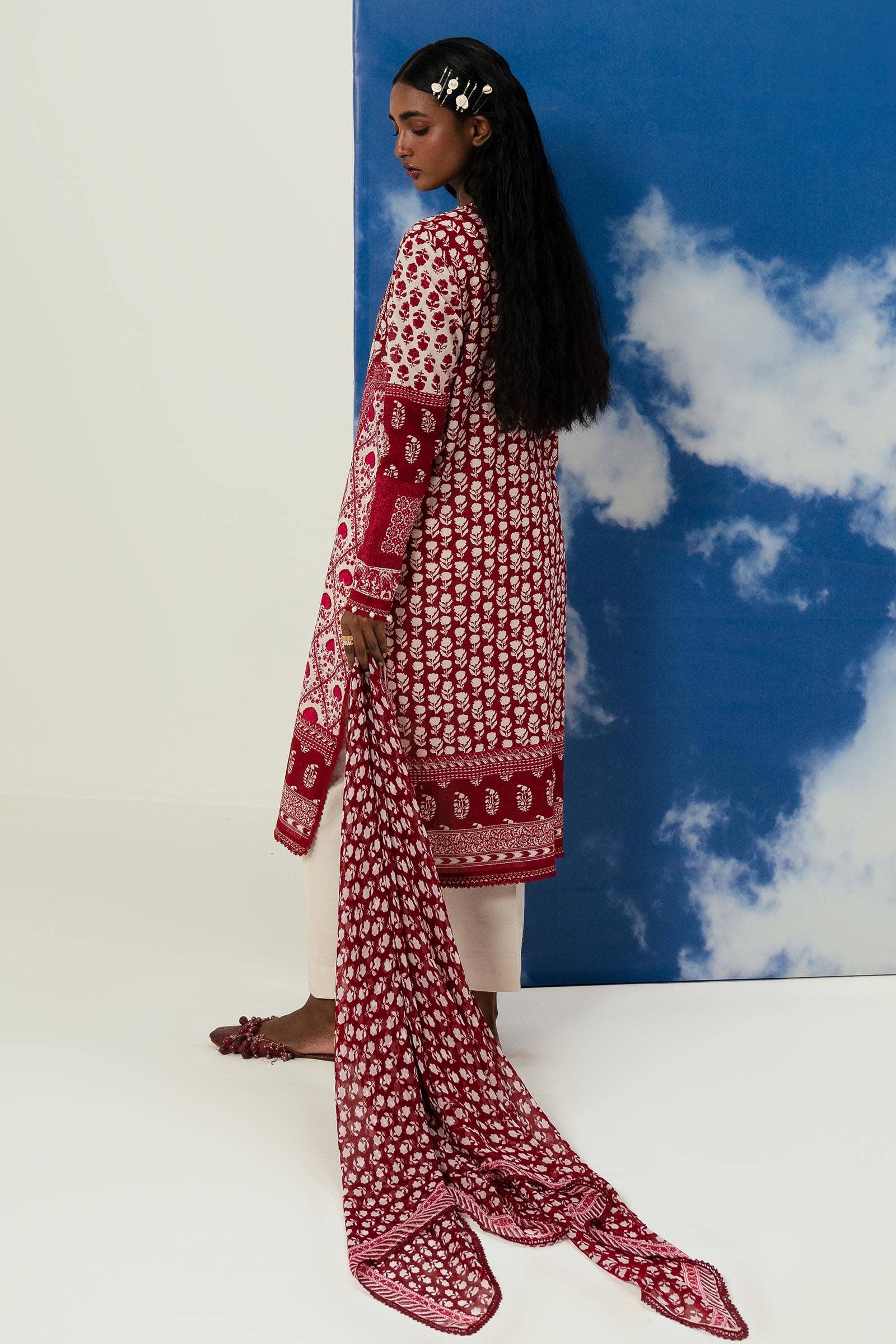 Sana Safinaz | Mahay Summer Lawn 24 | S-44 - Pakistani Designer Dress - by Sana Safinaz | Type: Luxury - 100% Original at Saira Sultan