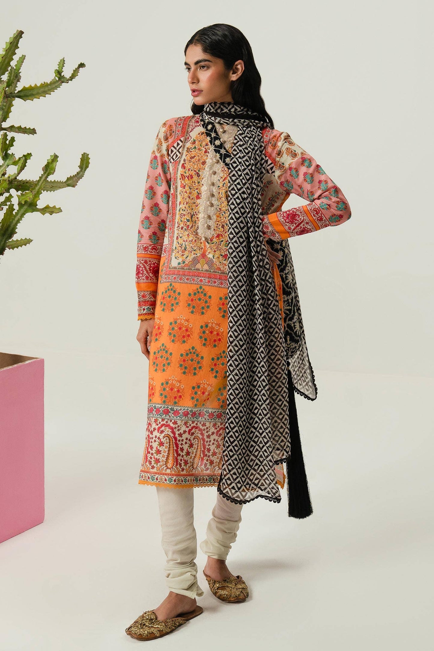Sana Safinaz | Mahay Summer Lawn 24 | S-25 - Pakistani Designer Dress - by Sana Safinaz | Type: Luxury - 100% Original at Saira Sultan