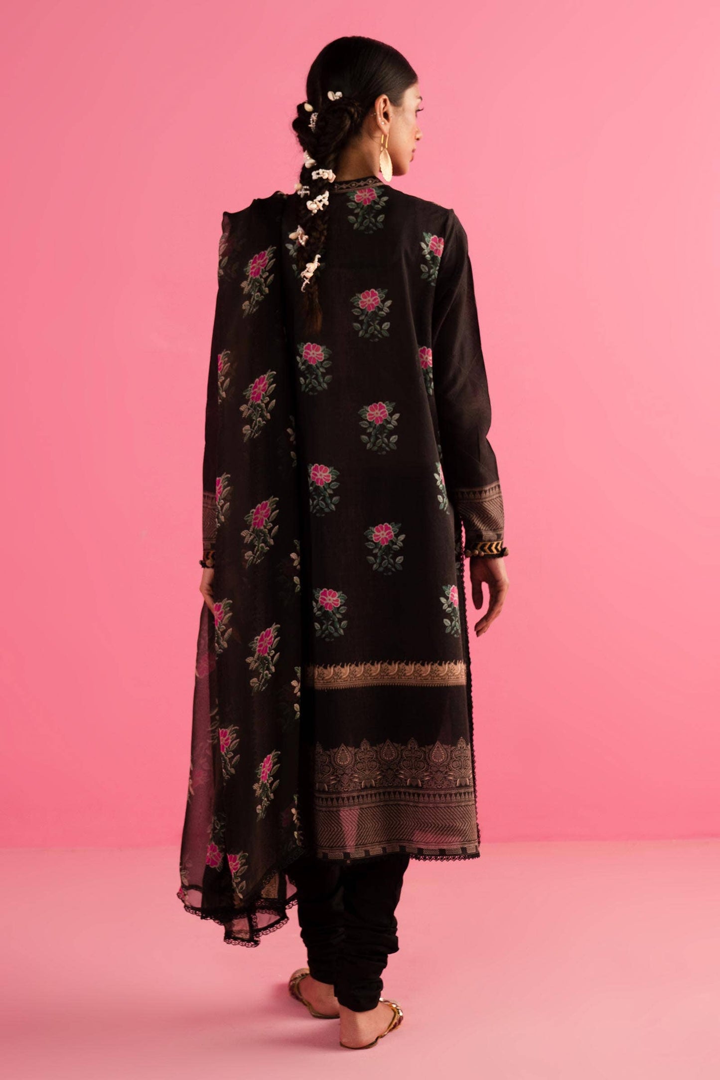 Sana Safinaz | Mahay Summer Lawn 24 | S-21 - Pakistani Designer Dress - by Sana Safinaz | Type: Luxury - 100% Original at Saira Sultan
