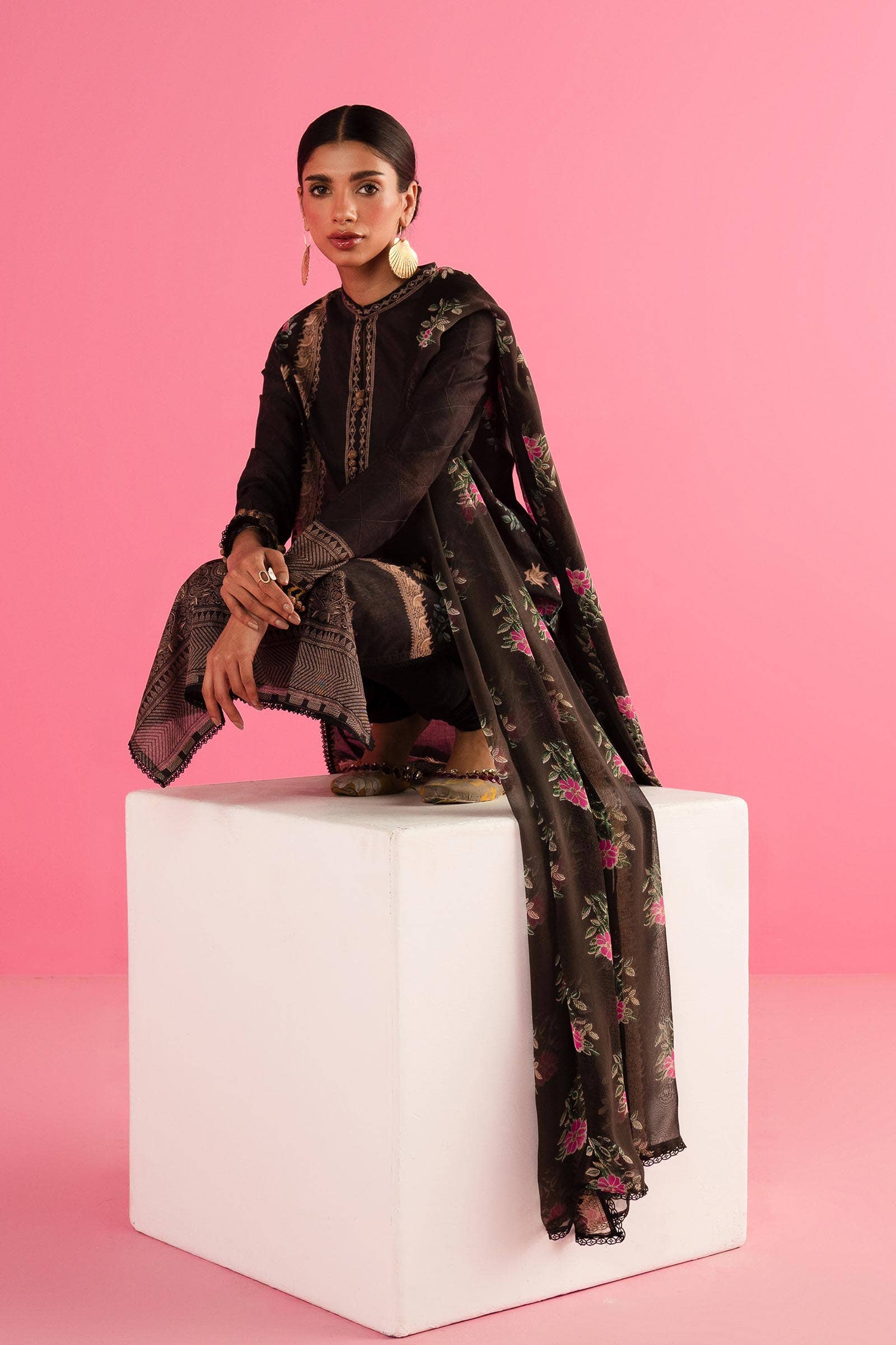 Sana Safinaz | Mahay Summer Lawn 24 | S-21 - Pakistani Designer Dress - by Sana Safinaz | Type: Luxury - 100% Original at Saira Sultan