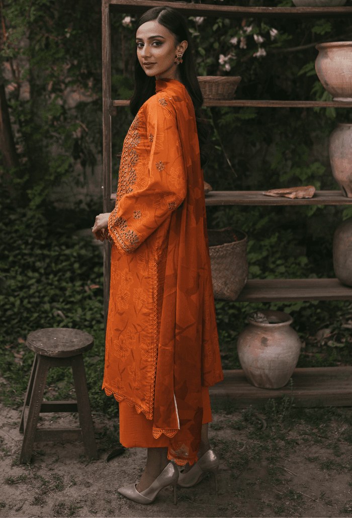 Humdum | Gardenia Lawn | D02 - Pakistani Designer Dress - by HumDum | Type: Luxury - 100% Original at Saira Sultan