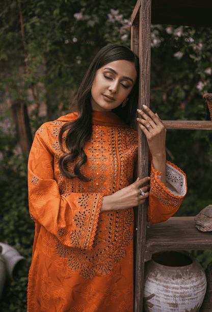 Humdum | Gardenia Lawn | D02 - Pakistani Designer Dress - by HumDum | Type: Luxury - 100% Original at Saira Sultan