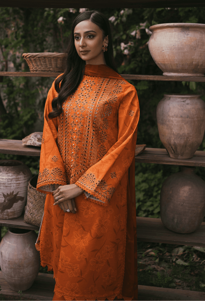 Humdum | Gardenia Lawn | D02 - Pakistani Designer Dress - by HumDum | Type: Luxury - 100% Original at Saira Sultan
