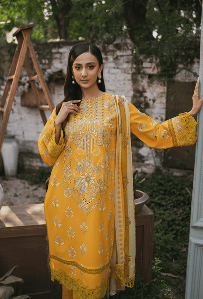 Humdum | Gardenia Lawn | D05 - Pakistani Designer Dress - by HumDum | Type: Luxury - 100% Original at Saira Sultan