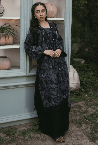 Humdum | Gardenia Lawn | D04 - Pakistani Designer Dress - by HumDum | Type: Luxury - 100% Original at Saira Sultan